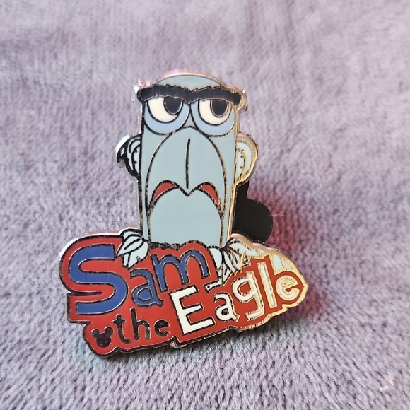 VERY RARE Disney Muppets Pin SAM EAGLE - Picture 1 of 2